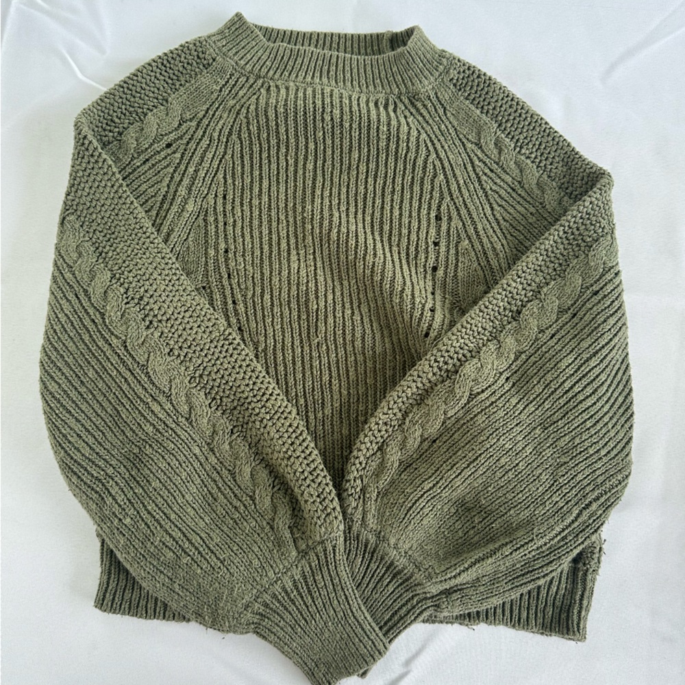 American Eagle Sweater